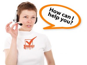Kuvituskuva jossa asiakaspalvelija sekä puhekuplassa teksti How can I help you?